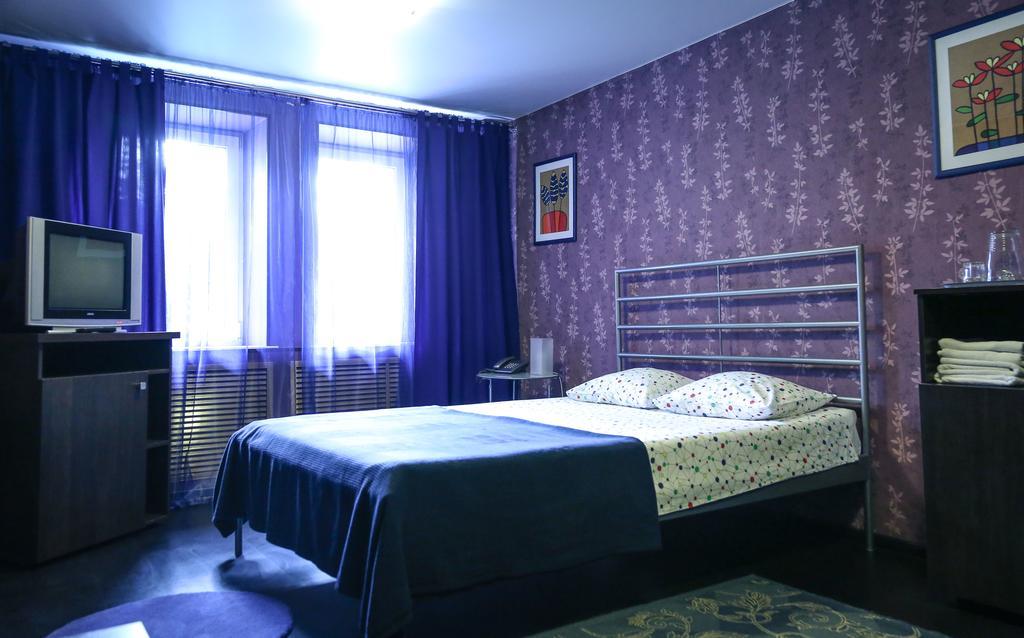 Hotel "Otel Flowers" Perm' Habitación foto
